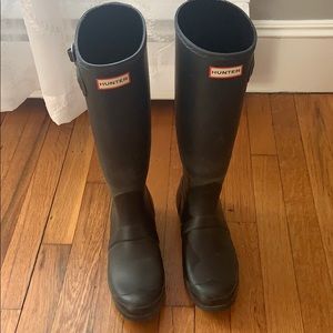 Hunter Boots (With 2 Pairs of Hunter Socks!)